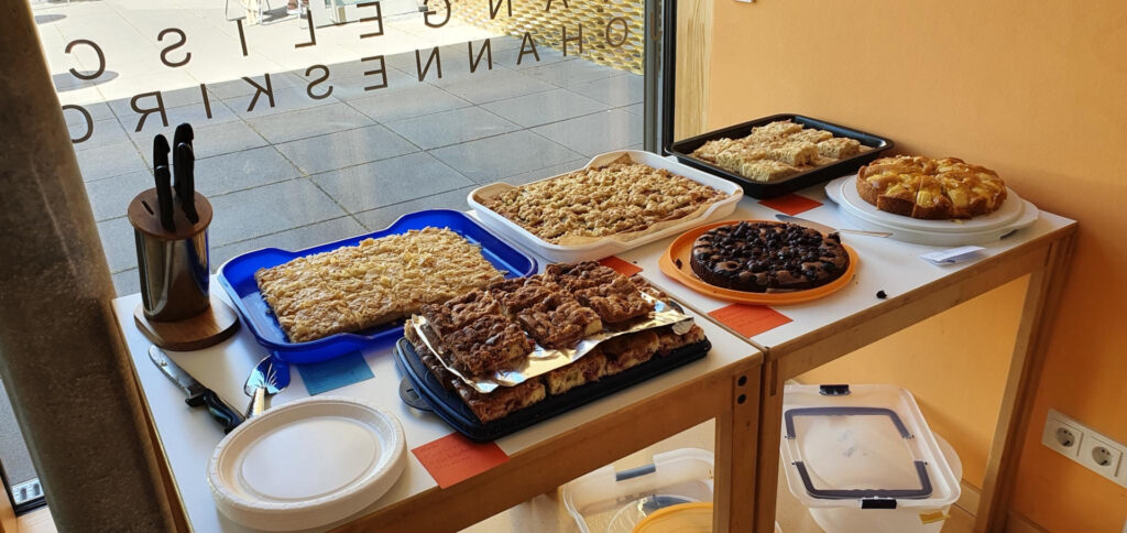 verschiedene gespendete Kuchen beim Gemeindefest 2021