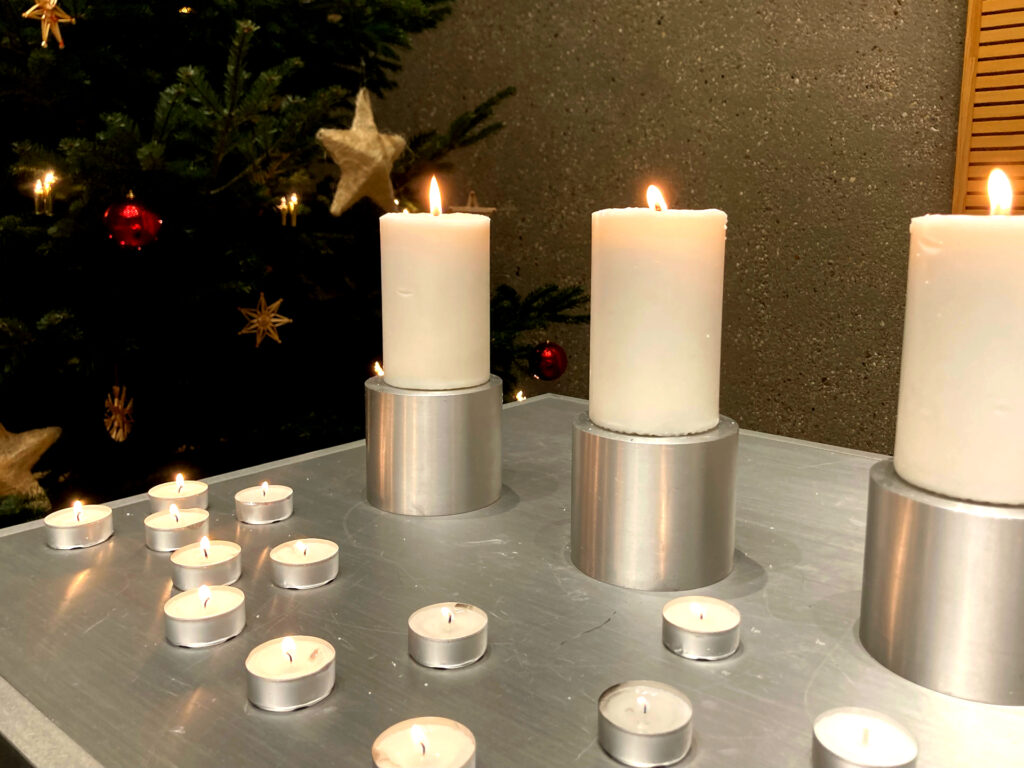Gottesdienst am 31.12.2023: Brennende Kerzen für alles, wofür wir im letzten Jahr danken wollen